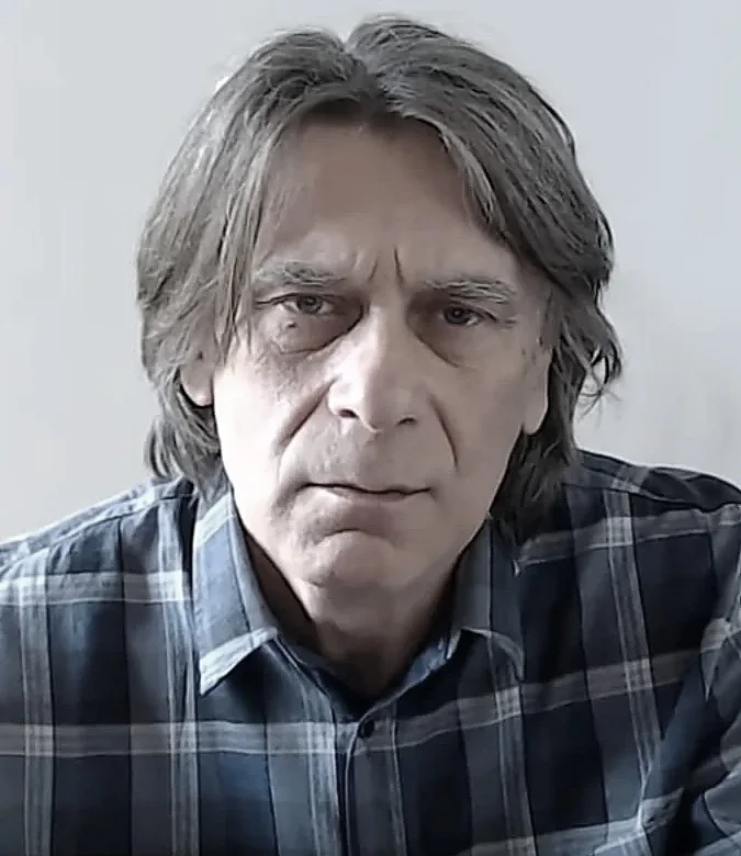 Krzysztof Karoń - About